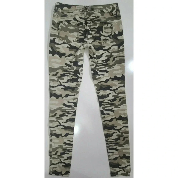 Almost Famous Junior Women's Skinny Jeans Size 0 Camouflage Gray Green Beige - Picture 3 of 5